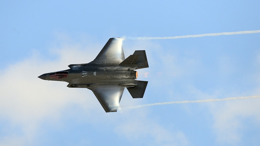 F-35A pilot flies practice demonstration at Hill Air Force Base