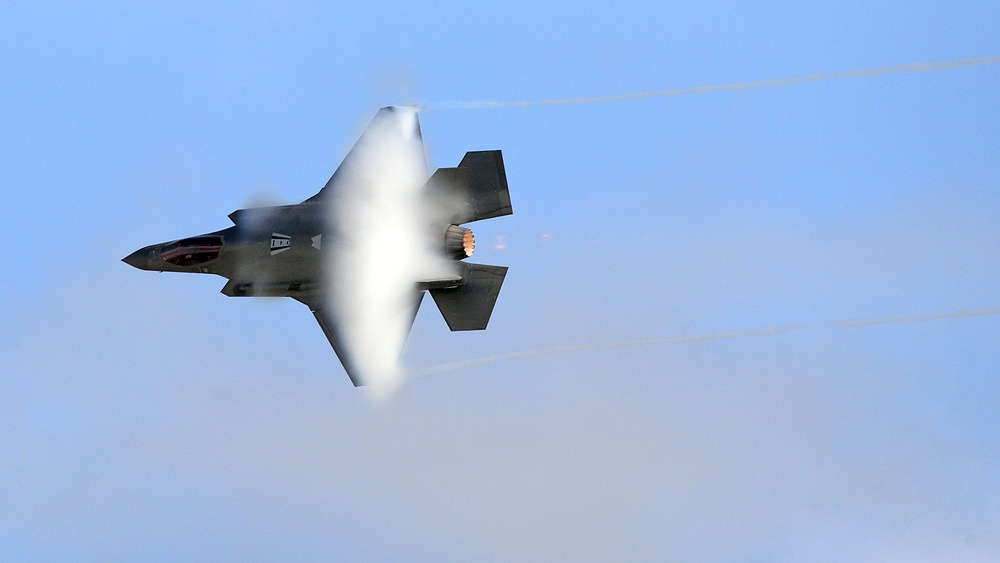 F-35A pilot flies practice demonstration at Hill Air Force Base