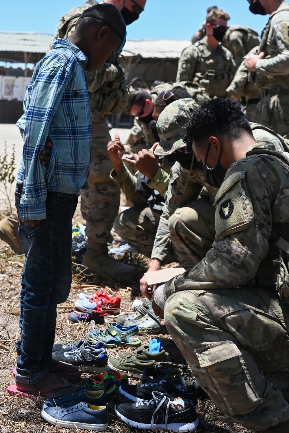 Deployed soldiers give back to local Kenyan village