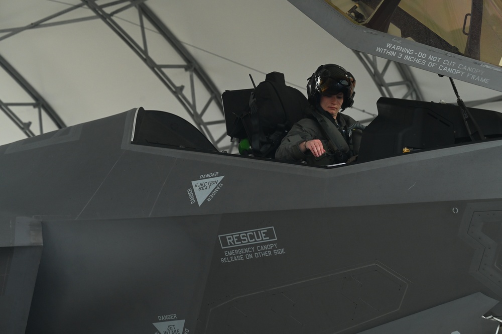 F-35 B-Course Student Pilots 1st Flight