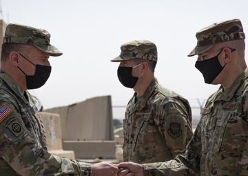 U.S. Transportation Command commander recognizes 386 AEW Airmen