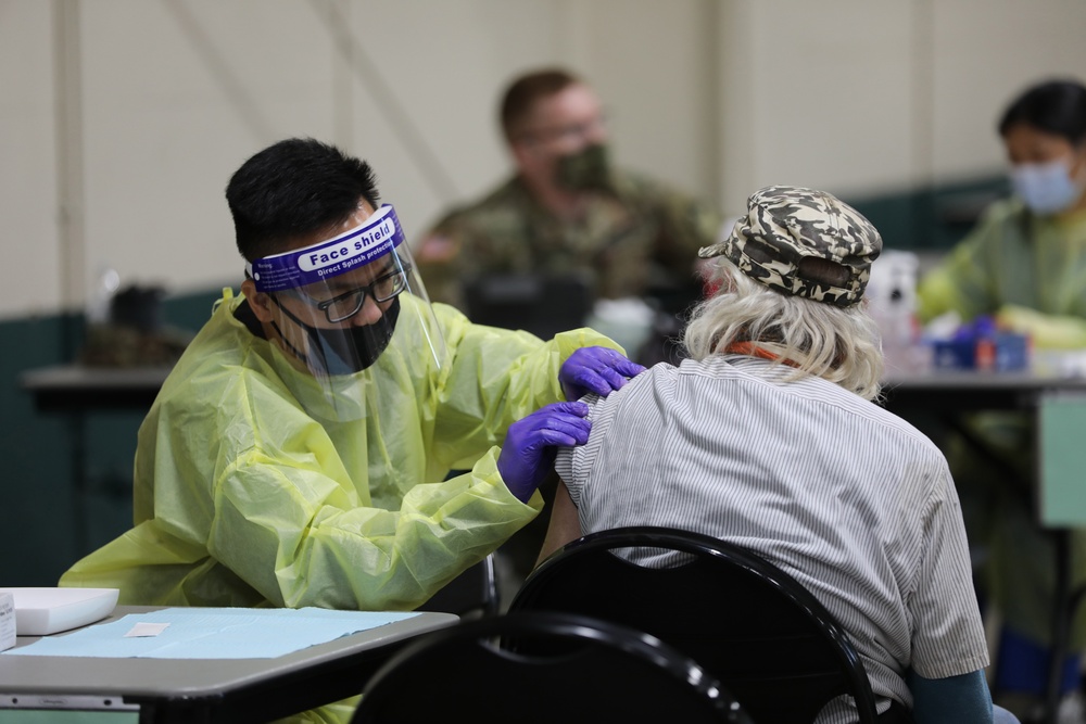 Cal Guard CTAT teams administer COVID-19 vaccines