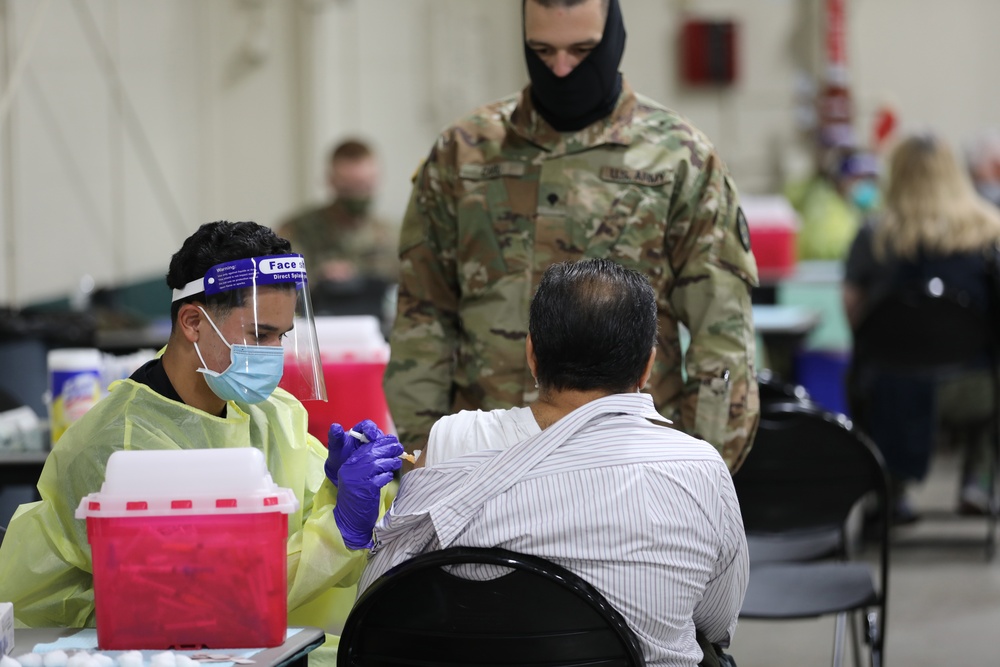 Cal Guard CTAT teams administer COVID-19 vaccines