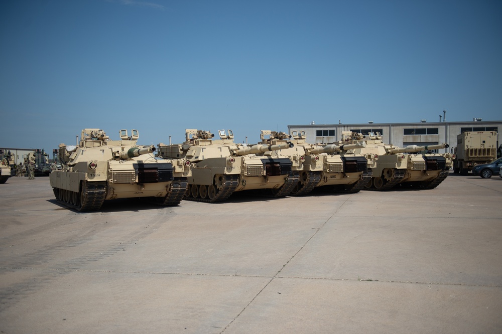 Texas Guard receives first delivery of new tanks