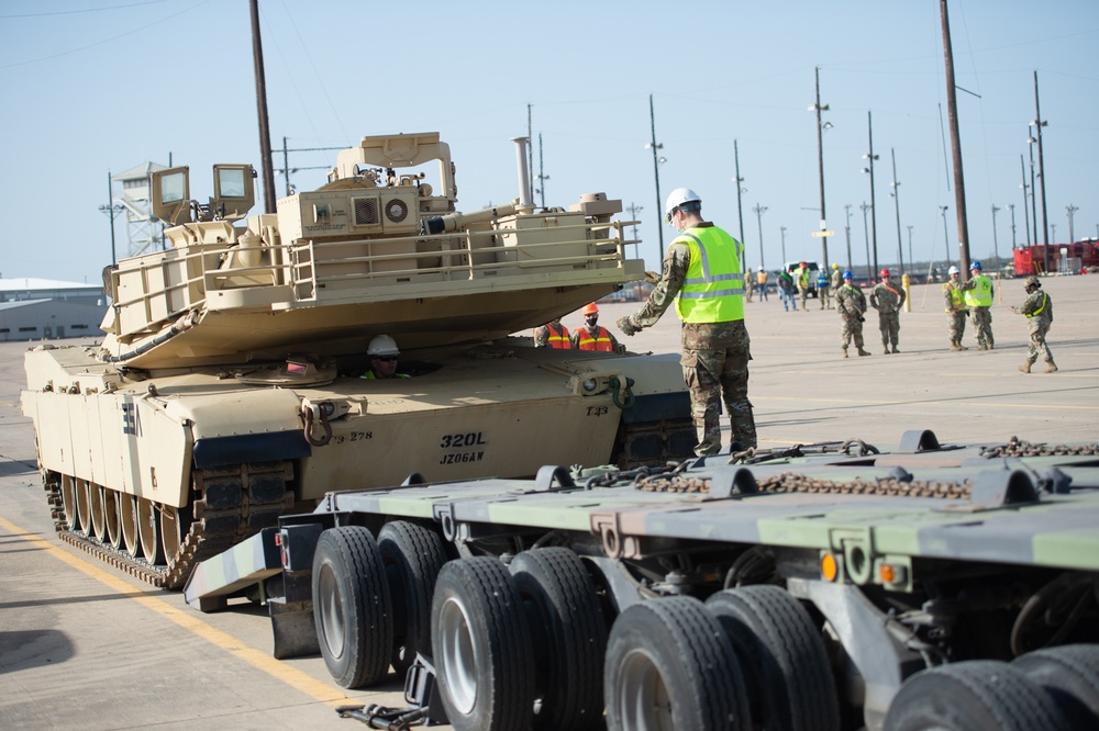 Texas Guard receives first delivery of new tanks