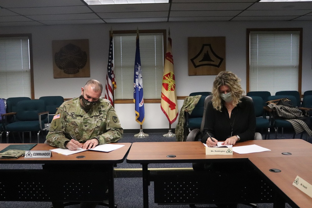 Fort McCoy signs IGSA with Wisconsin’s Vernon County