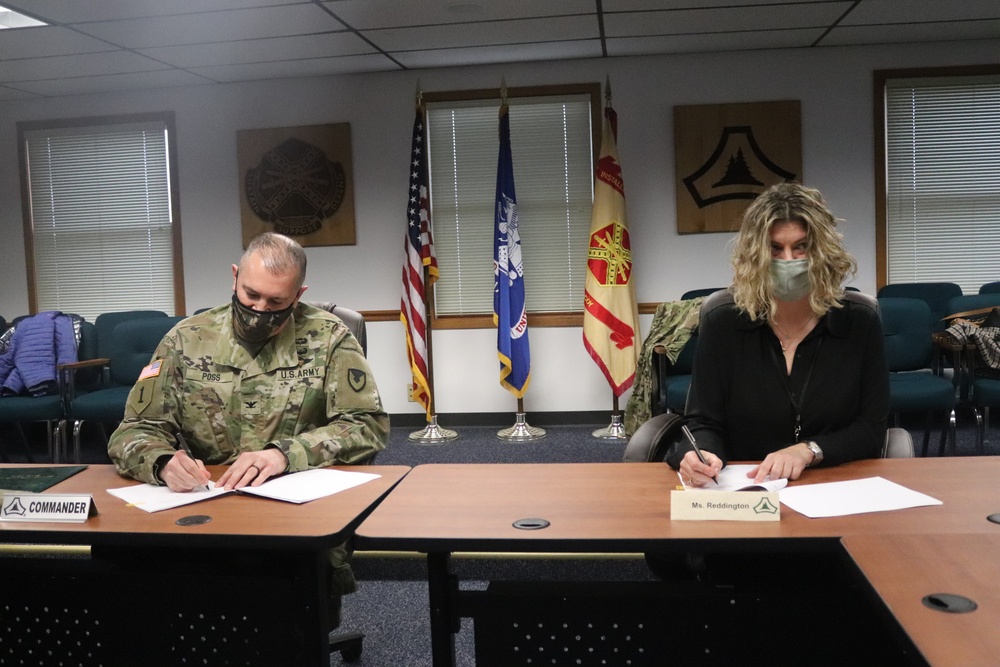 Fort McCoy signs IGSA with Wisconsin’s Vernon County