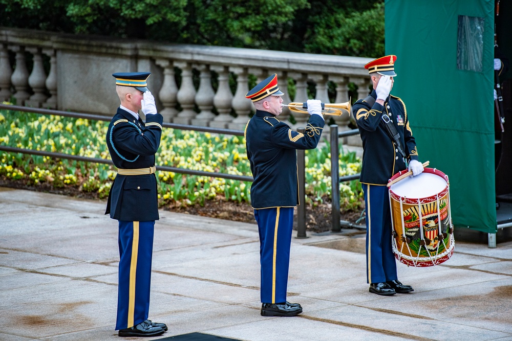 In honor of Medal of Honor Day, Medal of Honor Recipients U.S. Navy Master Chief Special Warfare Operator Edward Byers, Jr. and U.S. Army 1st Lt. Brain Thacker participate in an Army Full Honors Wreath-Laying Ceremony at the Tomb of the Unknown Soldier