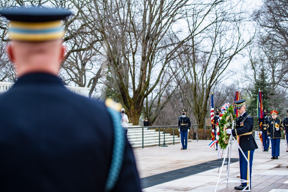 In honor of Medal of Honor Day, Medal of Honor Recipients U.S. Navy Master Chief Special Warfare Operator Edward Byers, Jr. and U.S. Army 1st Lt. Brain Thacker participate in an Army Full Honors Wreath-Laying Ceremony at the Tomb of the Unknown Soldier