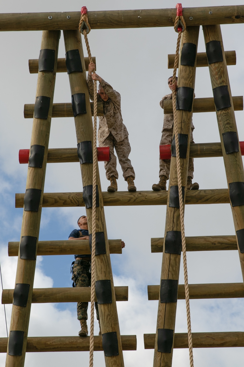 Recruits conduct training exercise at MCRD San Diego