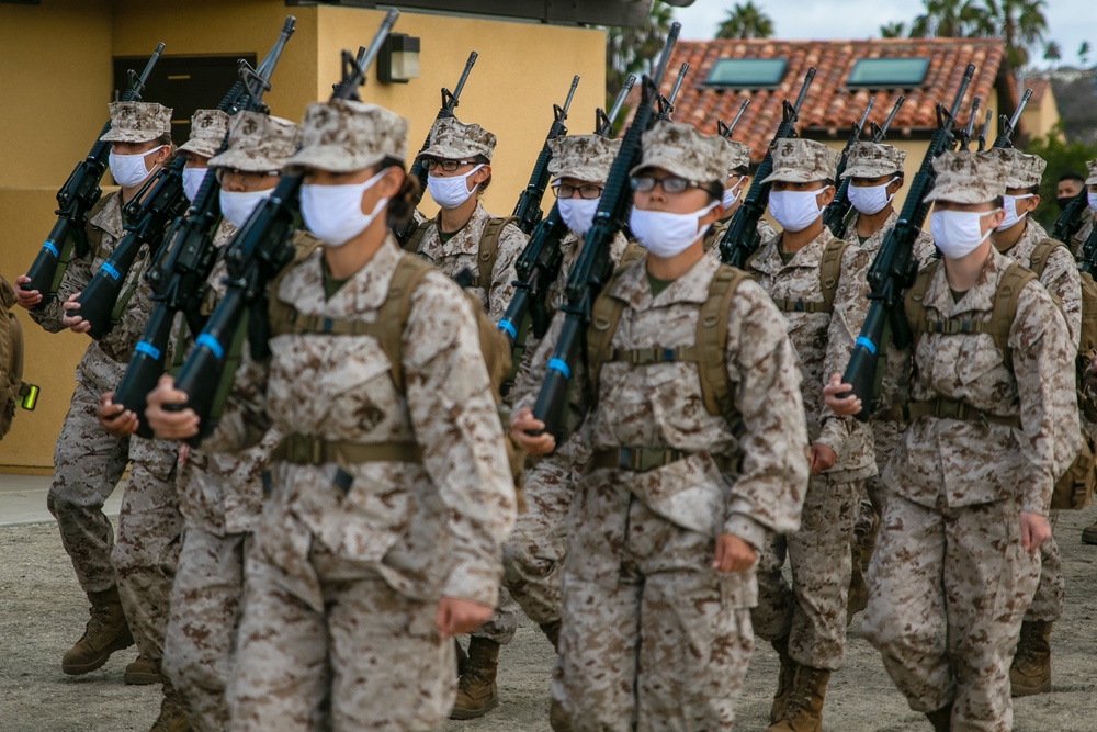 Recruits conduct training exercise at MCRD San Diego