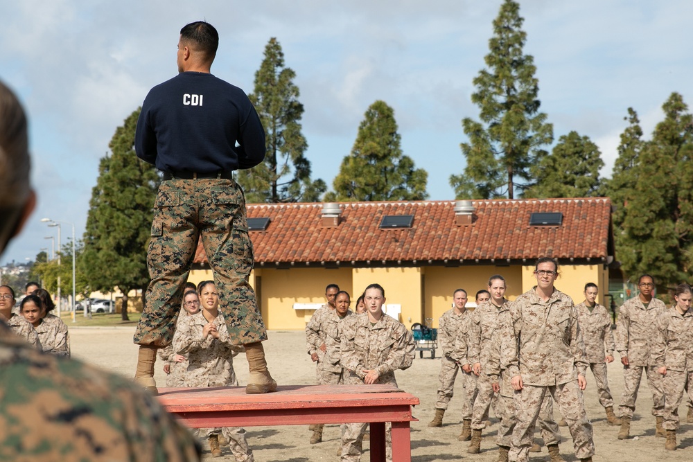 Recruits conduct training exercise at MCRD San Diego