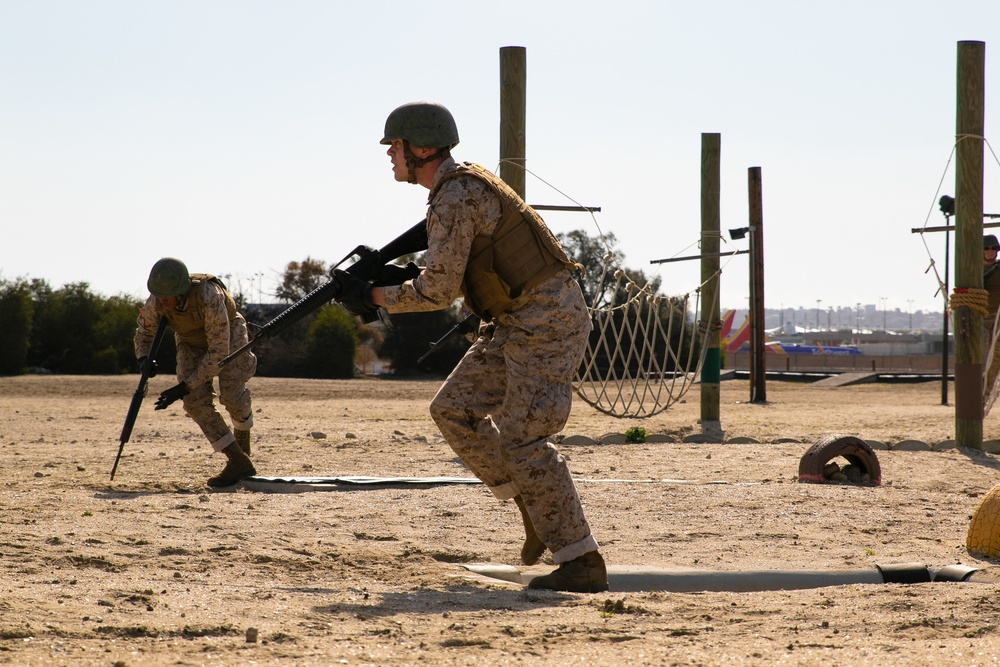 Recruits conduct training exercise at MCRD San Diego