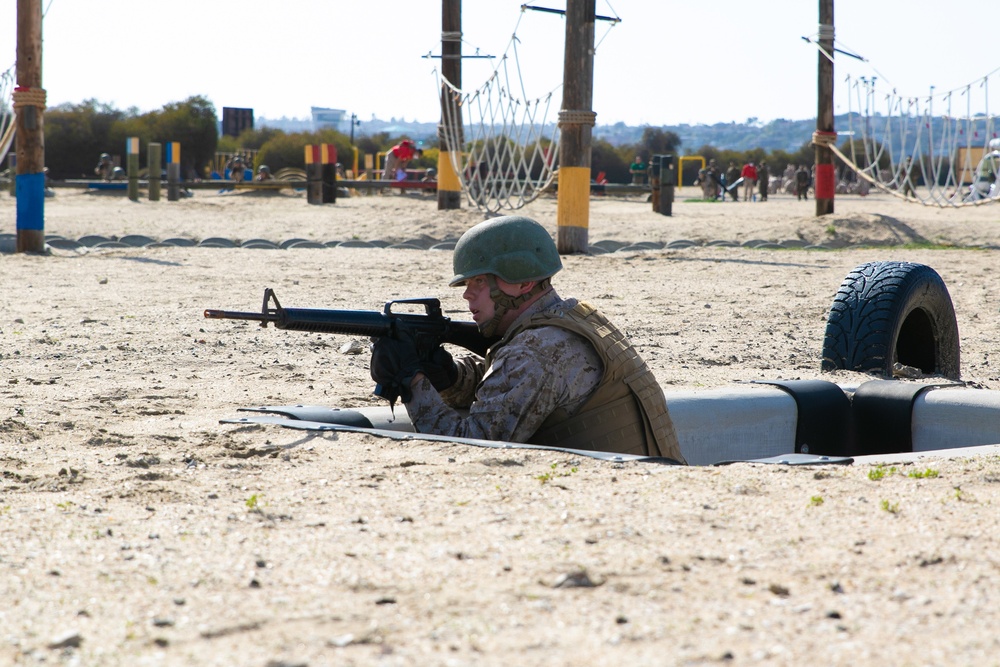 Recruits conduct training exercise at MCRD San Diego