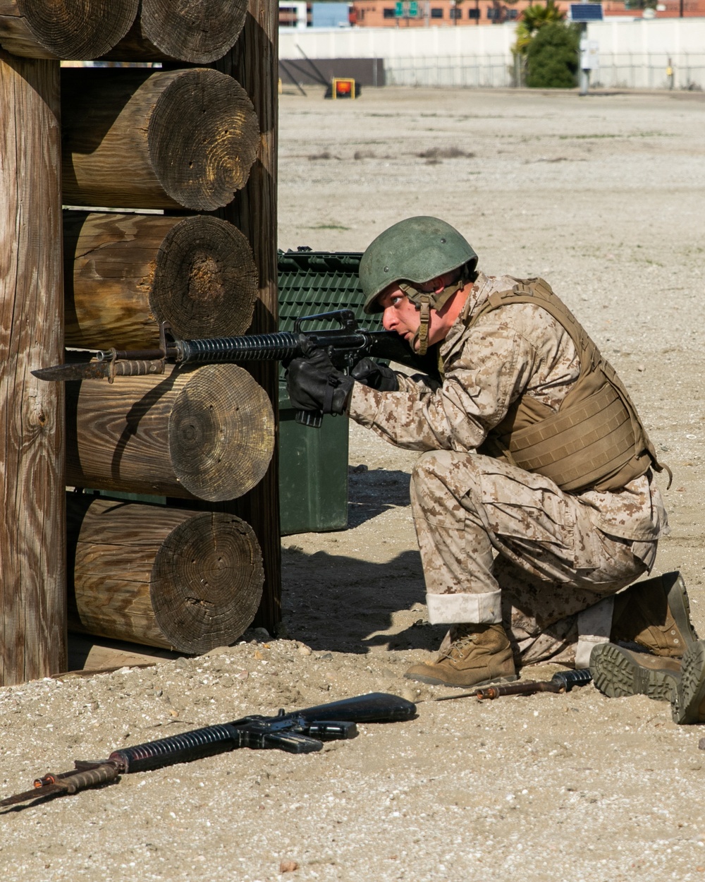 Recruits conduct training exercise at MCRD San Diego