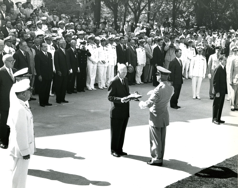 Kouma at Tomb of the Unknown Soldier