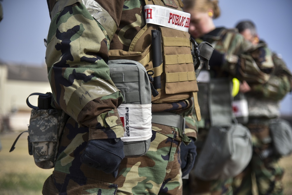 Airmen, Soldiers participate in routine medevac training