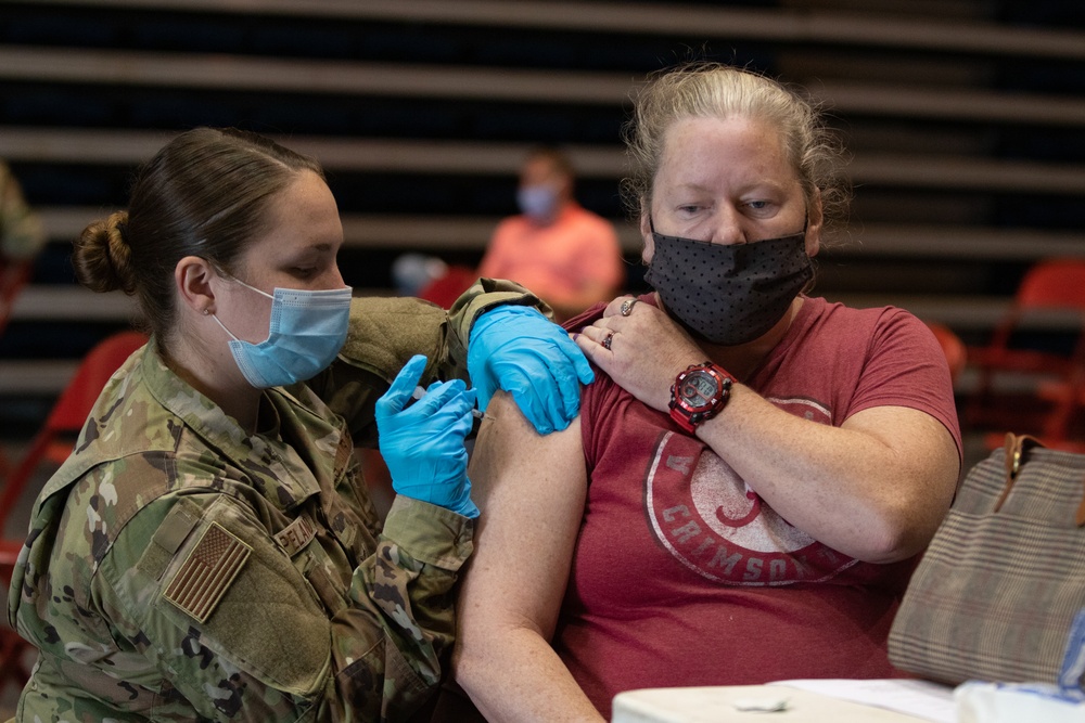Alabama National Guard operates mobile vaccination clinic in Ozark