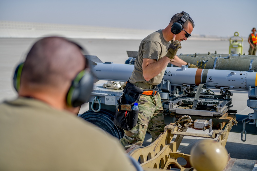 Members of the 332 Air Expeditionary Wing Demostrate Combat Enhancing Capabilities