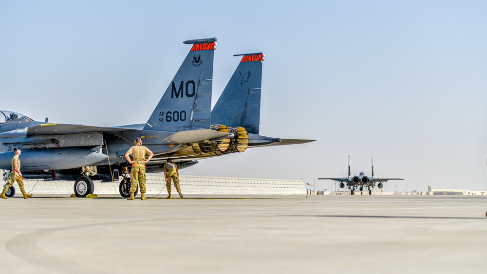 Members of the 332 Air Expeditionary Wing Demostrate Combat Enhancing Capabilities