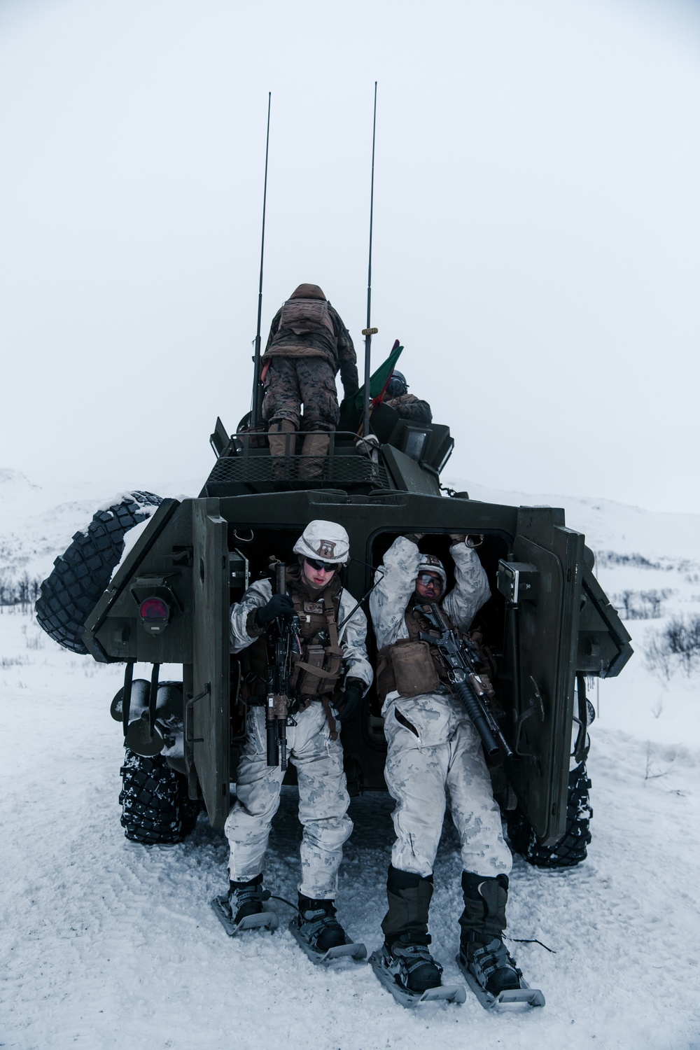 LAR Marines with MRF-E Execute a Live-Fire Range