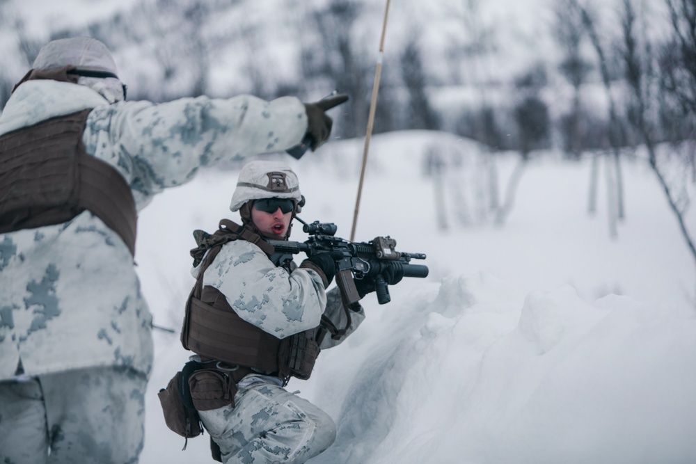 LAR Marines with MRF-E Execute a Live-Fire Range
