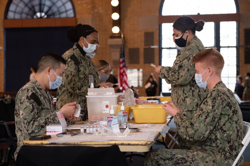 USNA Midshipmen Receive COVID Vaccine