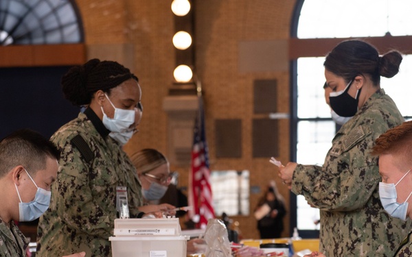 USNA Midshipmen Receive COVID Vaccine