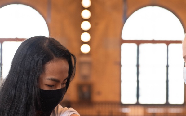 USNA Midshipmen Receive COVID Vaccine