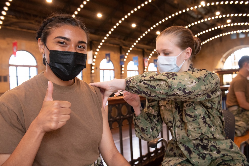 USNA Midshipmen Receive COVID Vaccine