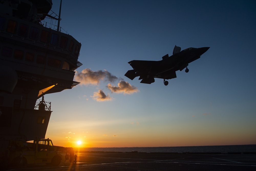 F-35B performs a vertical landing aboard ITS Cavour