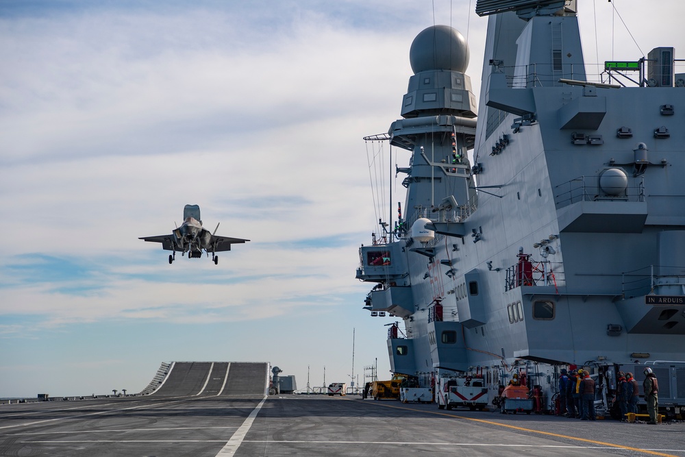 F-35B performs a vertical landing aboard ITS Cavour