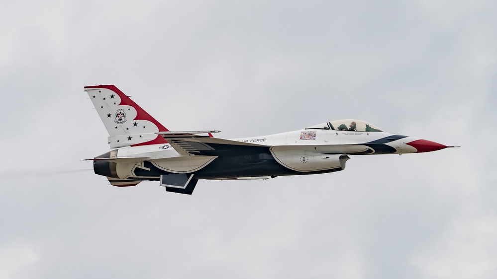 USAF Thunderbirds certify for 2021 season