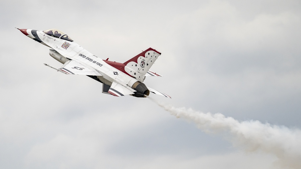 USAF Thunderbirds certify for 2021 season