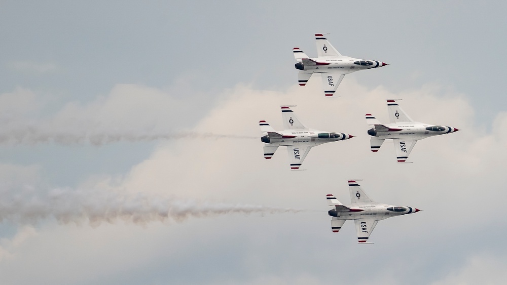 USAF Thunderbirds certify for 2021 season