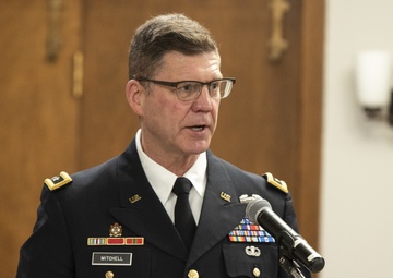 RIA honors SES’s 40-year career in farewell ceremony