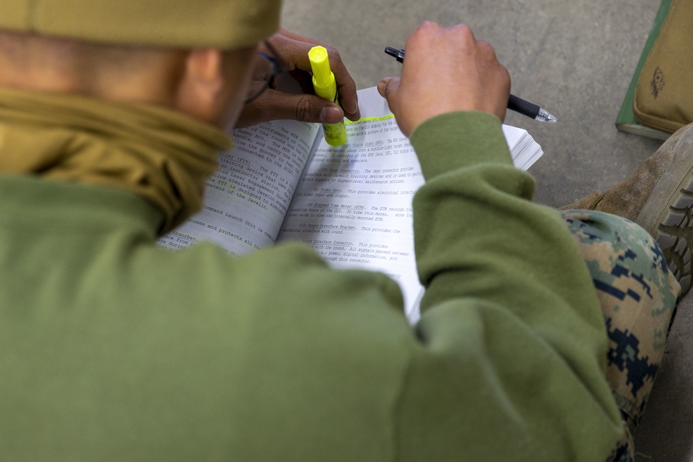 IMC Marines learn about field craft, radios