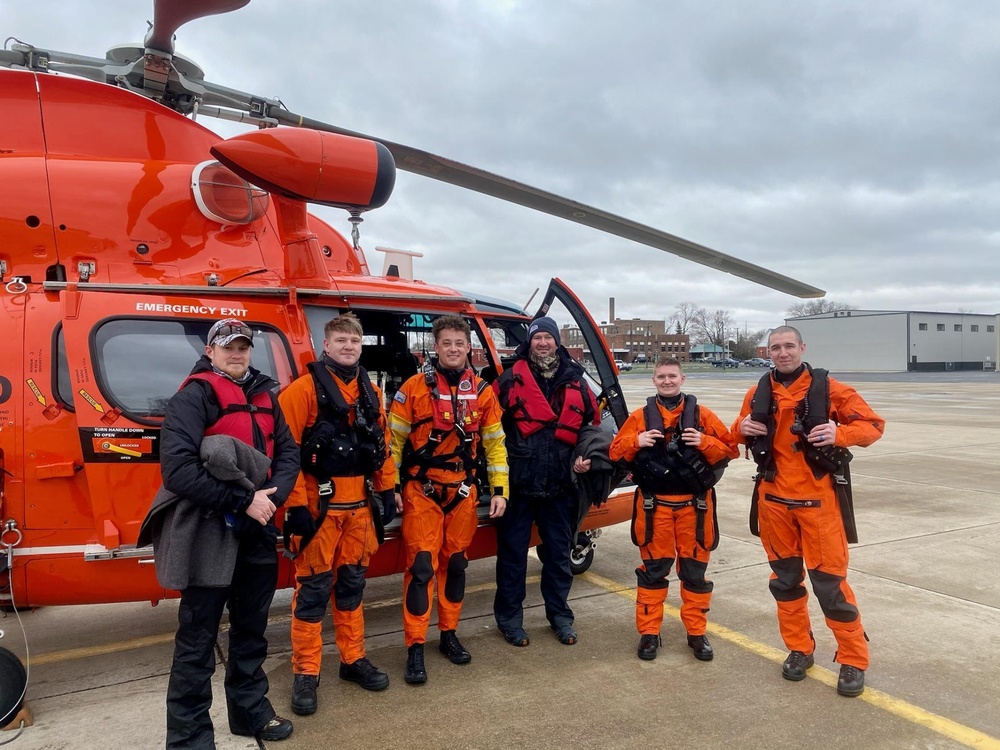 Coast Guard Air Station Detroit rescues 2 in Sandusky Bay, Ohio