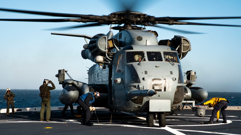 VMM-165 (REIN) Conducts Flight Operations Aboard USS Portland