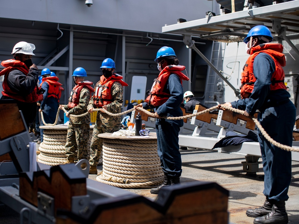 11th MEU, USS Portland Receive Replenishment-At-Sea