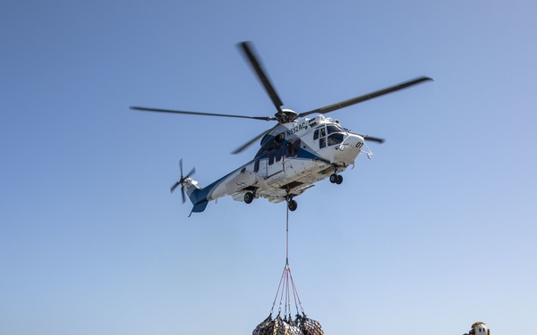 The Art of the RAS: Makin Island Conducts 15 Flawless Replenishments At Sea