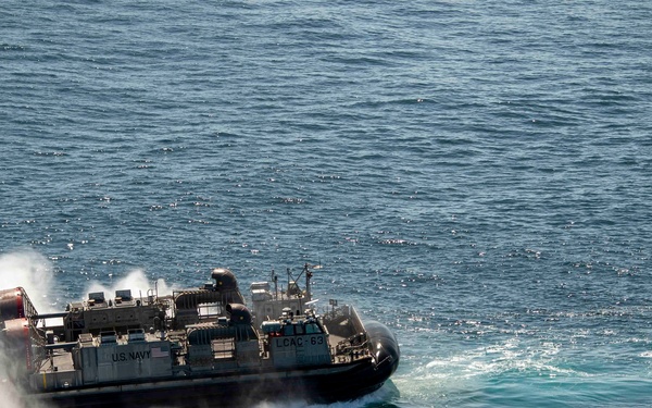 USS Essex LCAC Operations