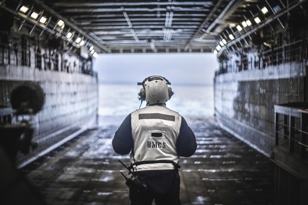 LAR Co, BLT 1/1 Departs USS Portland for Company Raid Exercise