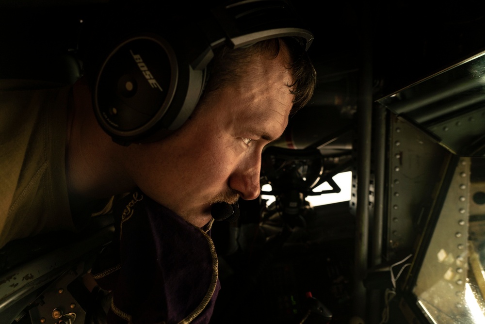 Shell Ops refuel F-16’S participating in GASWEX