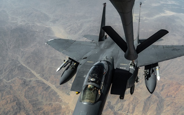 Python Ops refuel F-15E’s