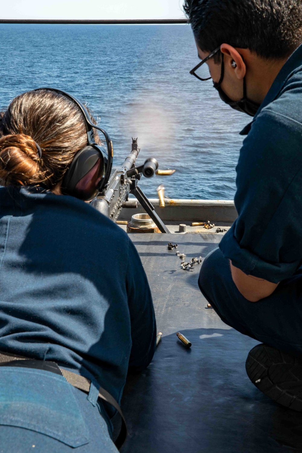Arlington Sailors shoot the M240B machine gun