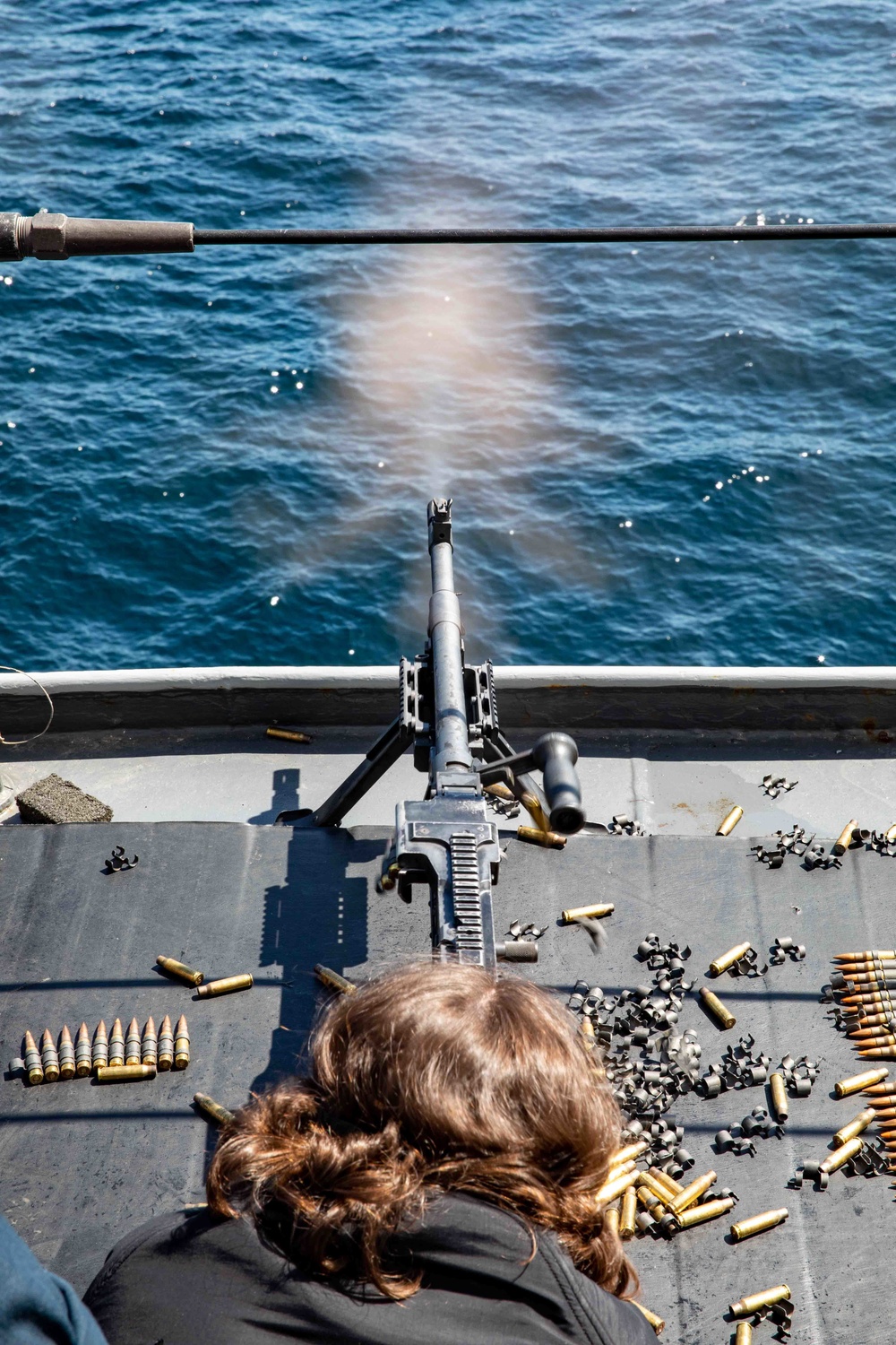 Arlington Sailors shoot the M240B machine gun