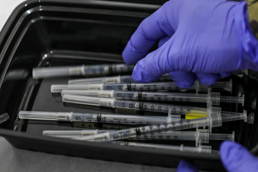101st Soldiers continue to support FEMA at the United Center COVID-19 Community Vaccination Center, Chicago