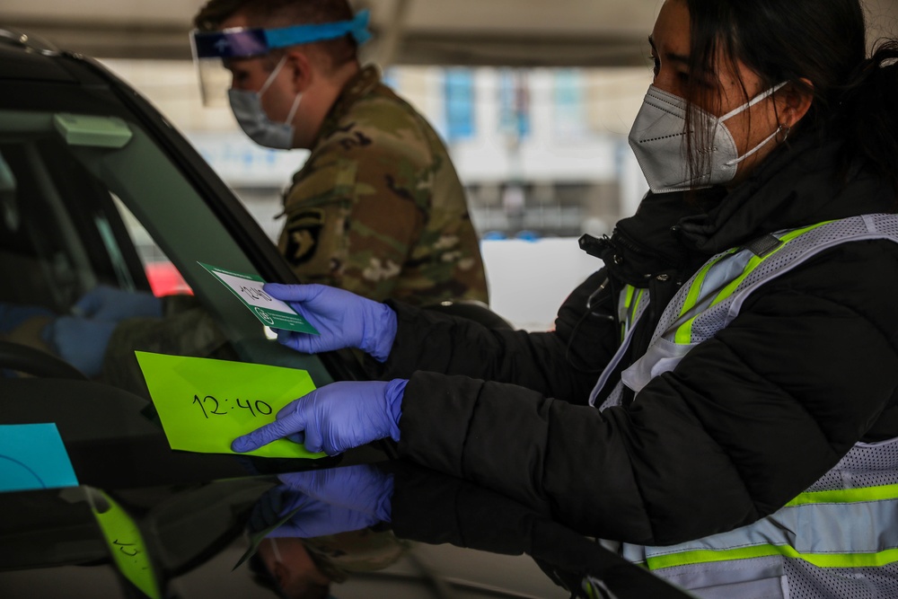 101st Soldiers continue to support FEMA at the United Center COVID-19 Community Vaccination Center, Chicago.