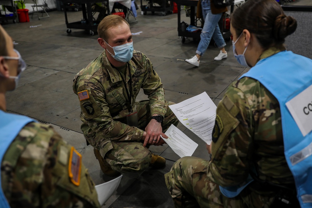 101st Soldiers continue to support FEMA at the United Center COVID-19 Community Vaccination Center, Chicago.